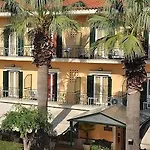 Bretagne Hotel Corfu (city)