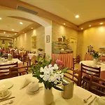Hotel Bretagne 2*