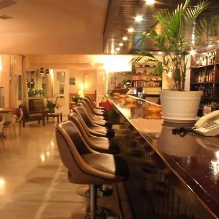 Bretagne Hotel Corfu (city)
