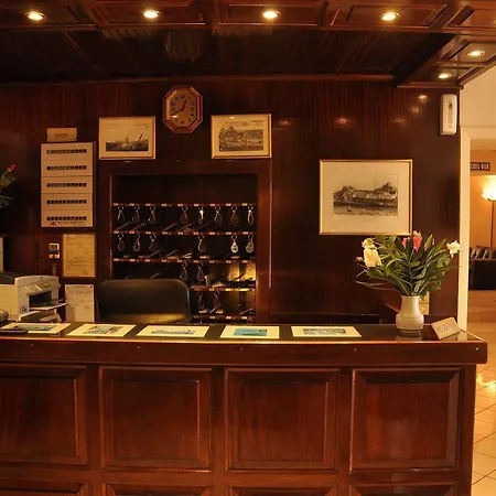 Hotel Bretagne 2*