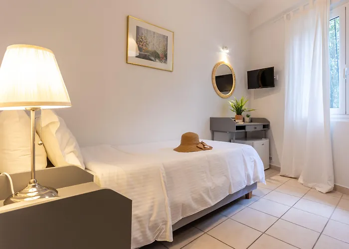 Bretagne 2* Corfu (city)