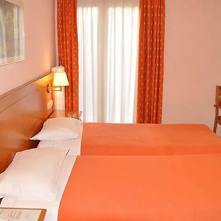 Otel Bretagne
