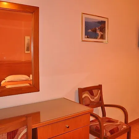Otel Bretagne Korfu