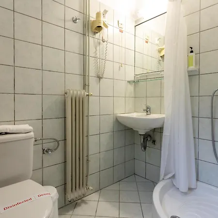 Otel Bretagne Korfu