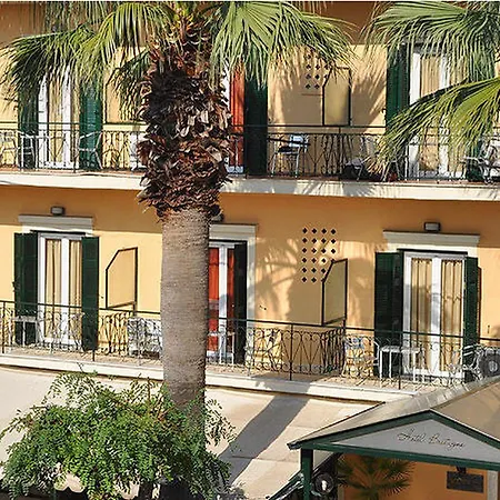 ブルターニュ ホテル コルフ島